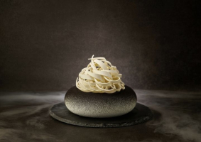 '하루 3개 한정' 50만원 초고가 케이크 VS 4천500원 편의점 케이크 등장